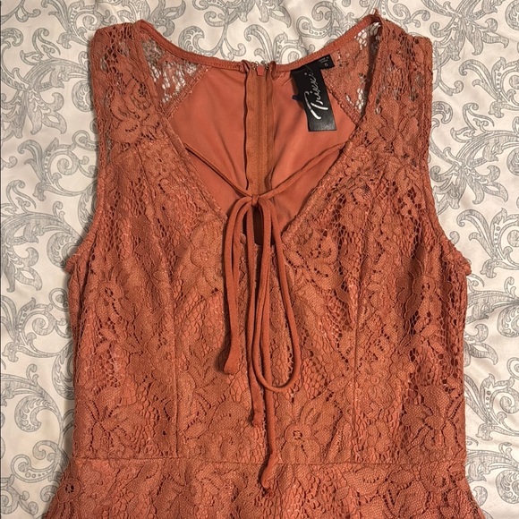 Trixxi coral Scoop Neck Tie Front Sundress - Picture 2 of 10